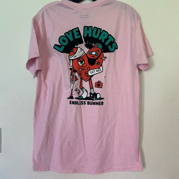 NWT ENDLESS BUMMER Love Hurts Mens
Tee Medium - Picture 2 of 8